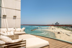 Panoramic Sea View w/ Pool & Gym Access by Sea N' Rent